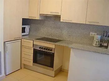 L Hort Apartment *