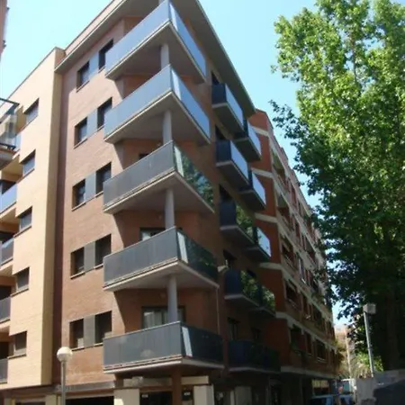 L Hort Apartment *